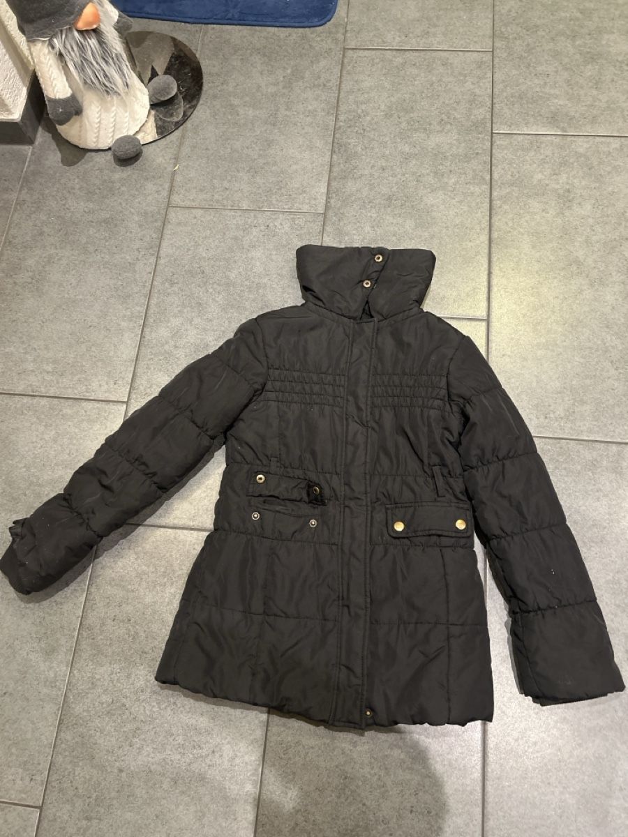 C&A Giacche & Cappotti: Winterjacke Mädchen Grösse 146/152 – Usato da Mühledorf SO venduto da Dania77