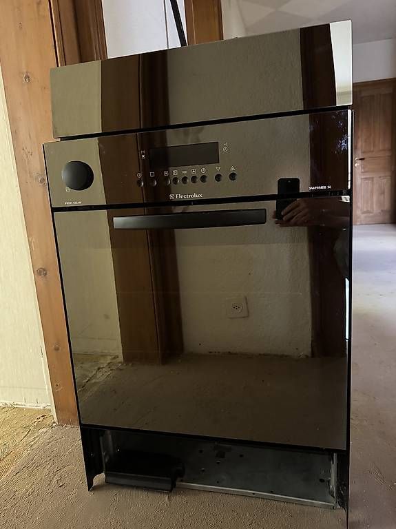 Backöfen: GRATIS Backofen mit Wärmeschublade Electrolux – Gebraucht aus Chur von kod_hc8g 3