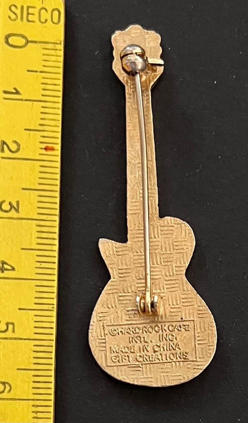 Hard Rock Cafe Plaketten & Abzeichen: Hardrockcafe Gitarre PARIS/ Anstecker – Gebraucht aus Ostermundigen von DaxKarten-75 1