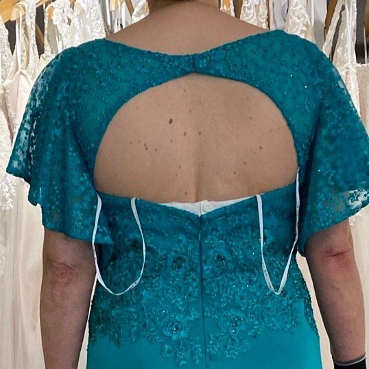 Vestiti: Festkleid – Usato da Unterlangenegg venduto da Bricalla 3
