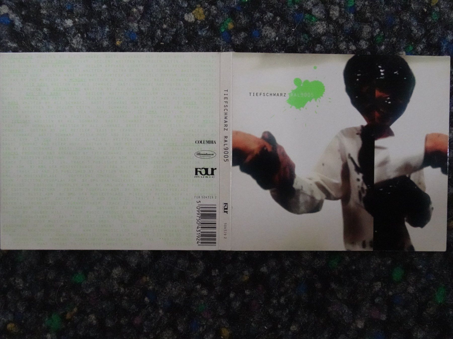 CDs: CD : Tiefschwarz – Gebraucht aus Lotzwil von Kiddis