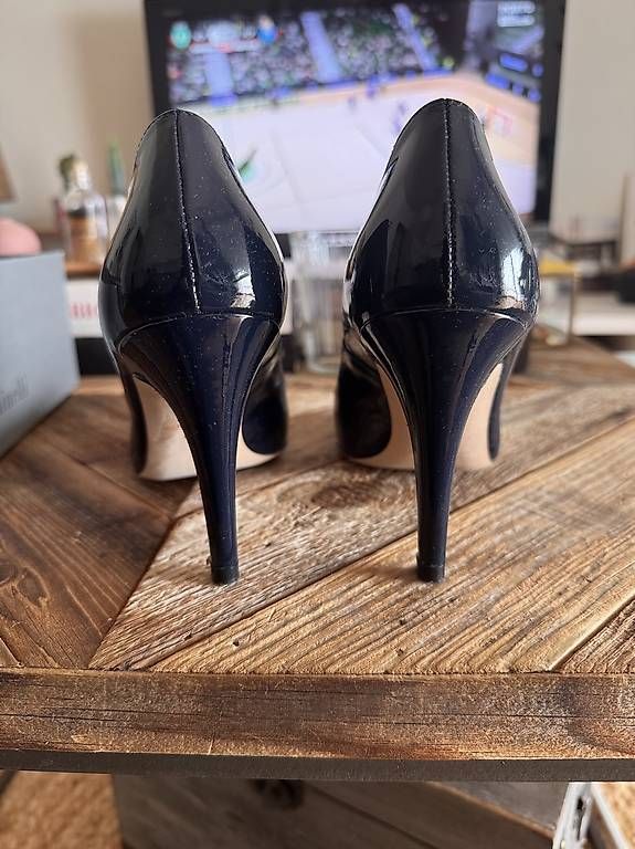 Chaussures femmes: Escarpins en cuir vernis  – D'occasion à Lausanne par ang_ks77 2