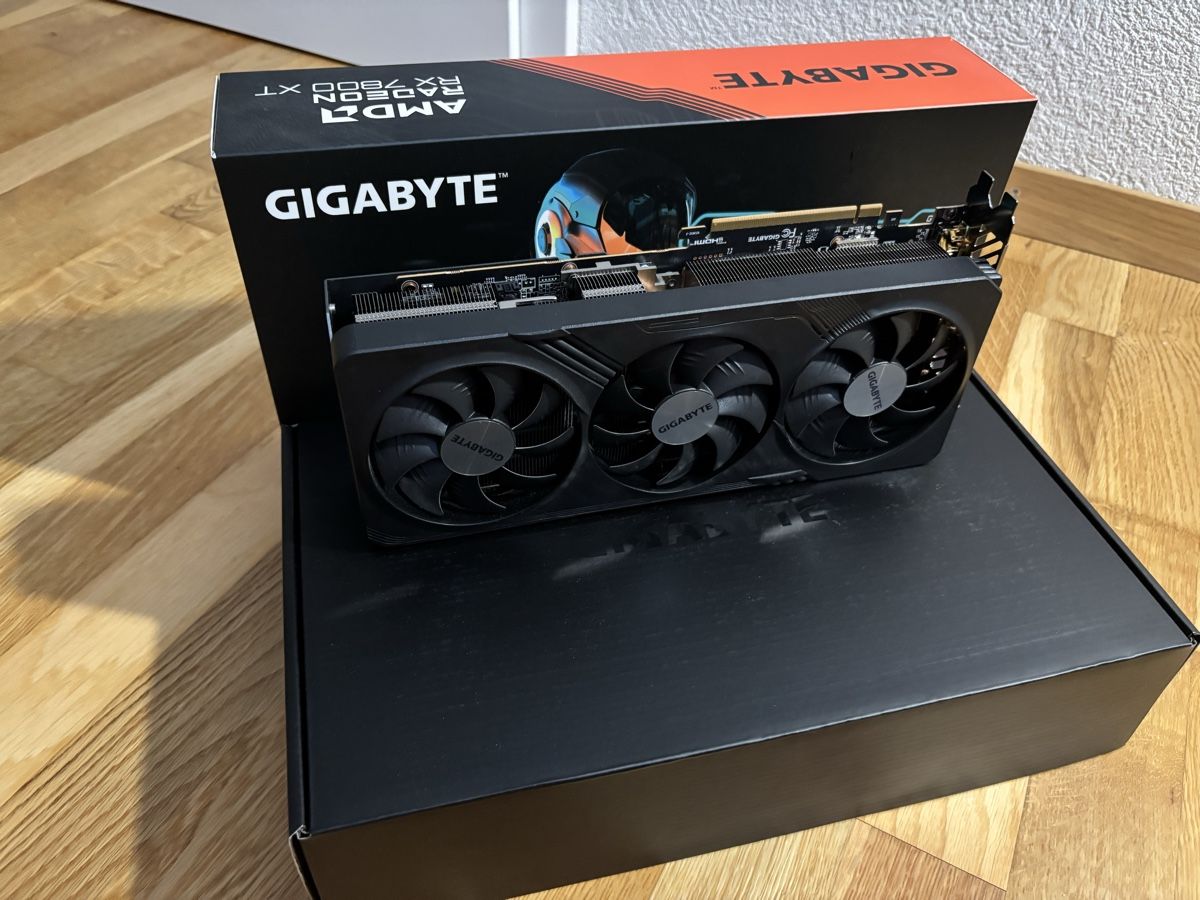 Amd Cartes graphiques: AMD Radeon RX 7800 XT – D'occasion à Magden par llg_twd8