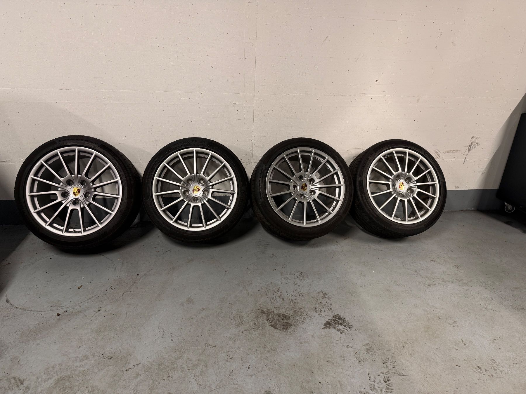 Porsche Pneumatici & Ruote complete: Porsche Panamera Kompletträder Sommer – Usato da Nürensdorf venduto da Jetti50