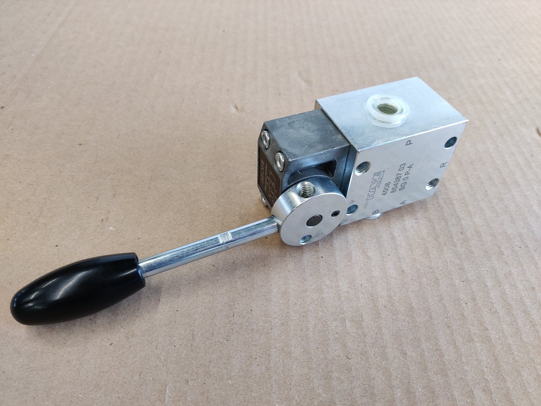 Tutte le macchine: Hawe Wegeschieber mit Handhebel 03 – Nuovo e nell'imballaggio originale da Fischbach-Göslikon venduto da Elektromech_Verkauf 2