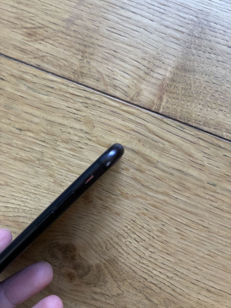 Apple Telefoni cellulari / Smartphones: Apple iPhone SE 64GB schwarz gebraucht – Usato da Römerswil LU venduto da nadj27 4