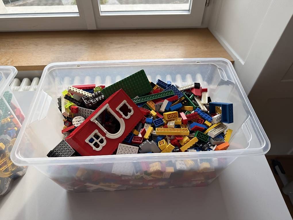 Spielzeuge: Lego XXL-Kisten – Gebraucht aus Oberwil b. Zug von Pusska 2