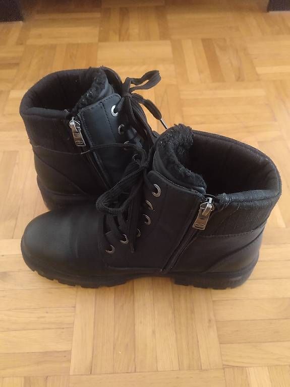 Scarpe da donna: Schwarze Boots, Tom Tailor, Grösse 40 – Usato da Samedan venduto da t_p_8nvs 4