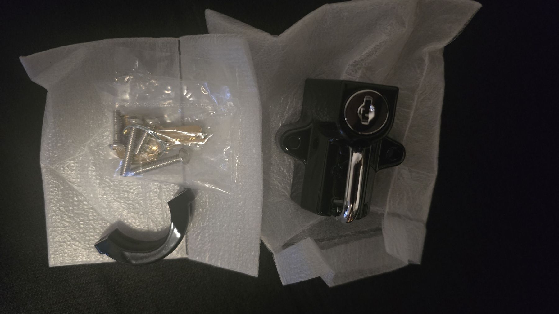 Harley-Davidson Sonstige: Harley Universal Helmet Lock New – Neu (gemäss Beschreibung) aus Basel von Royal_Entertainment