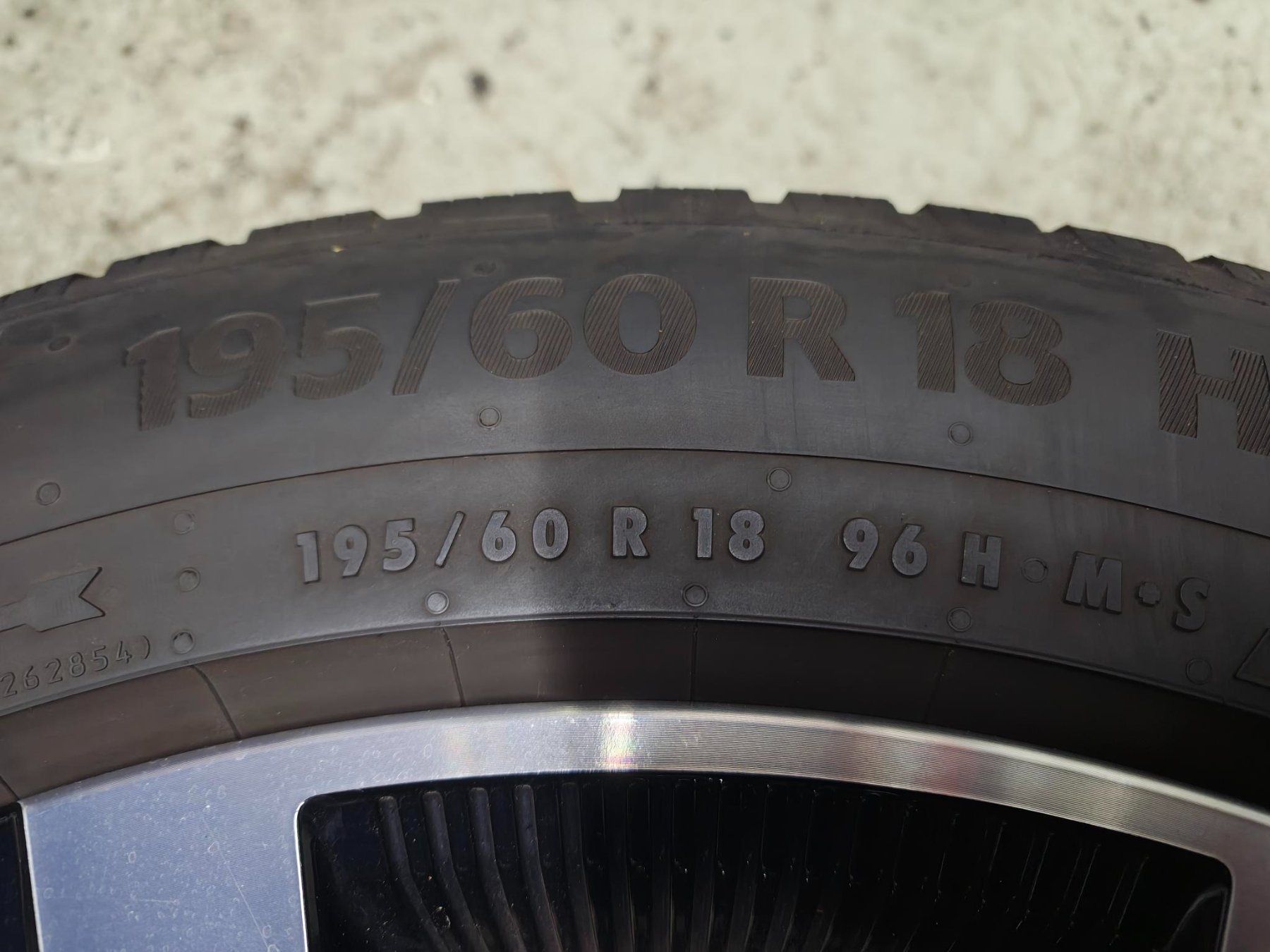 Pneumatici & Ruote complete: Renault Megane E Tech 18 Zoll Original Winterräder – Usato da Winterthur venduto da EvilFairy 5