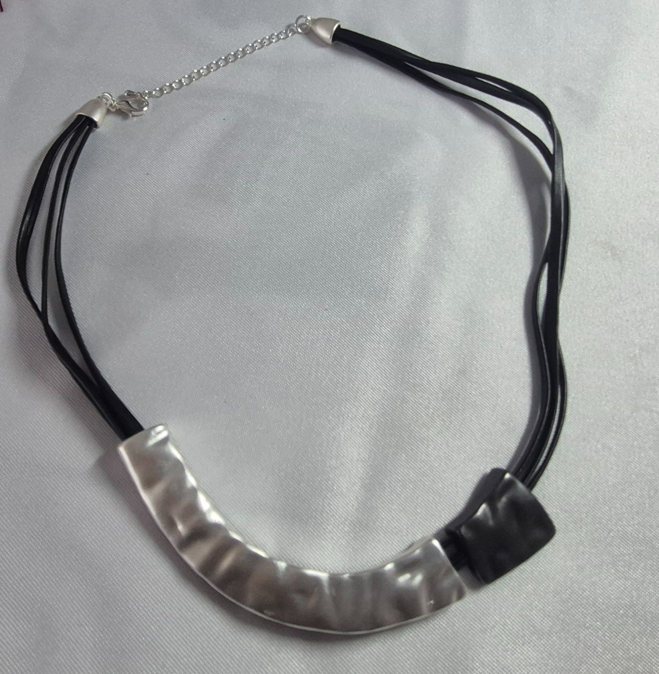 Colliers: Collana effetto martellato – Neuf (Voir description) à Giubiasco par Stefaniav 3