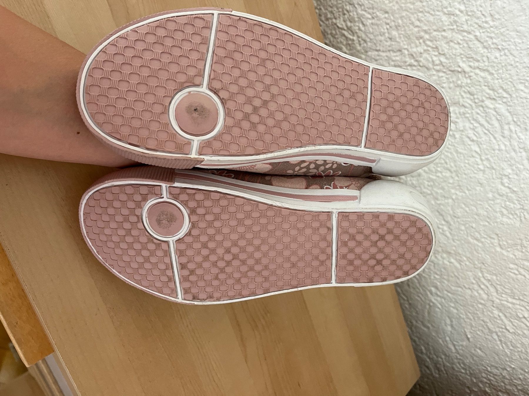 Scarpe da donna: Neue Rosa Blümchen Turnschuhe, Grösse 39 – Nuovo (secondo la descrizione) da Zürich venduto da 8825 1