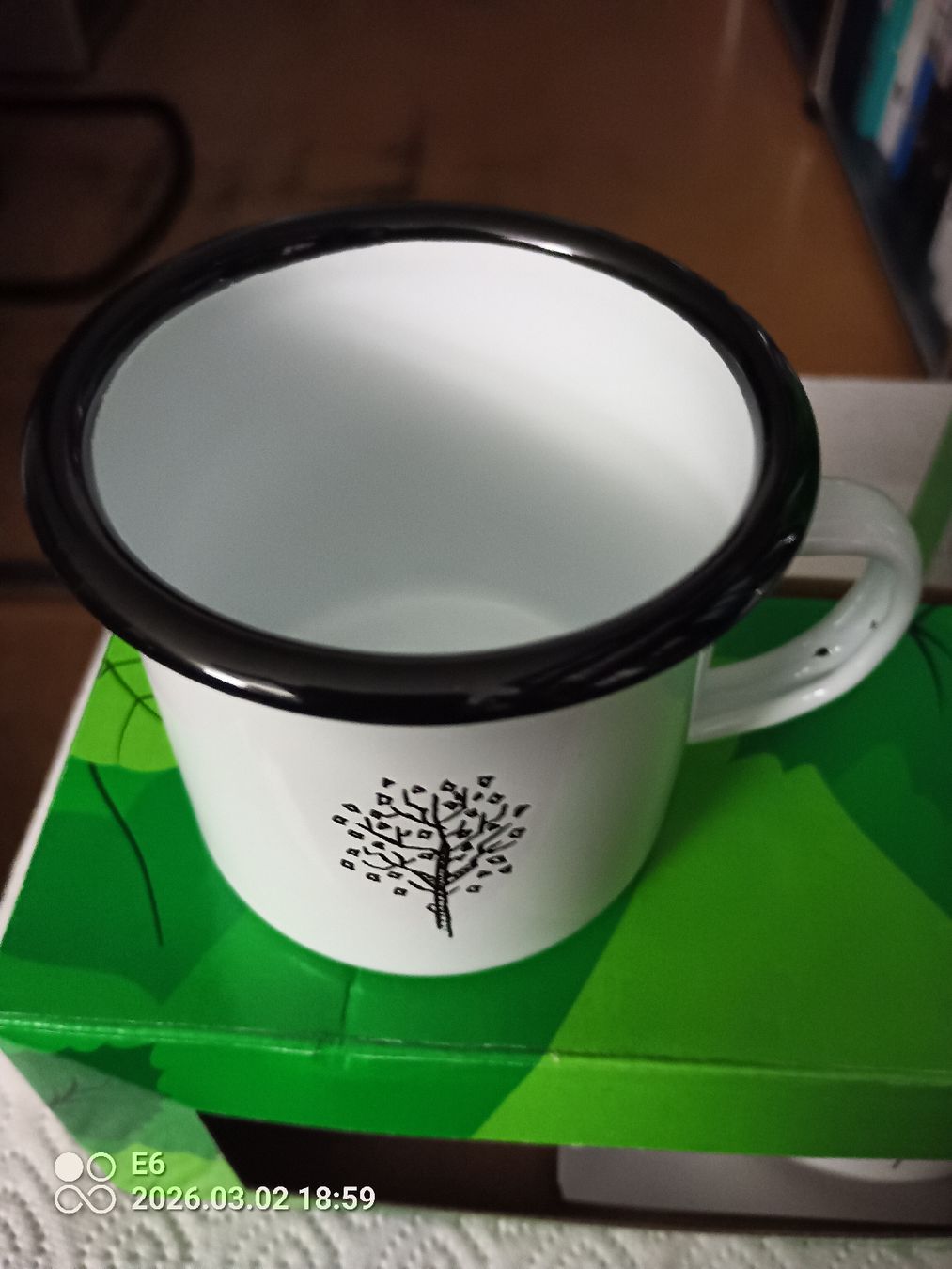 Borracce & Thermos: 4 Emailartikel: 2 Flaschen und 2 Mugs – Nuovo e nell'imballaggio originale da Zürich venduto da Mitzi6 6