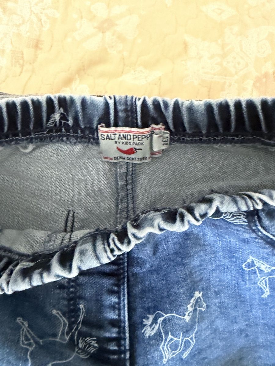 Benetton Pantaloni: Set Jeans Grösse 128 – Usato da Bern venduto da Olenush 5