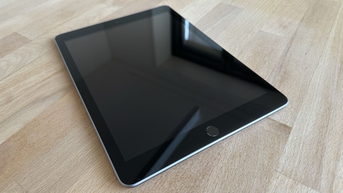 Apple Tablet PC: iPad (6. Generation) – Gebraucht aus Mellingen von JSCodePaster 1