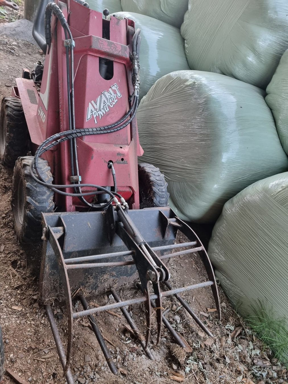 Hoflader: Hoflader – Gebraucht aus Stallikon von kar_pn68 2