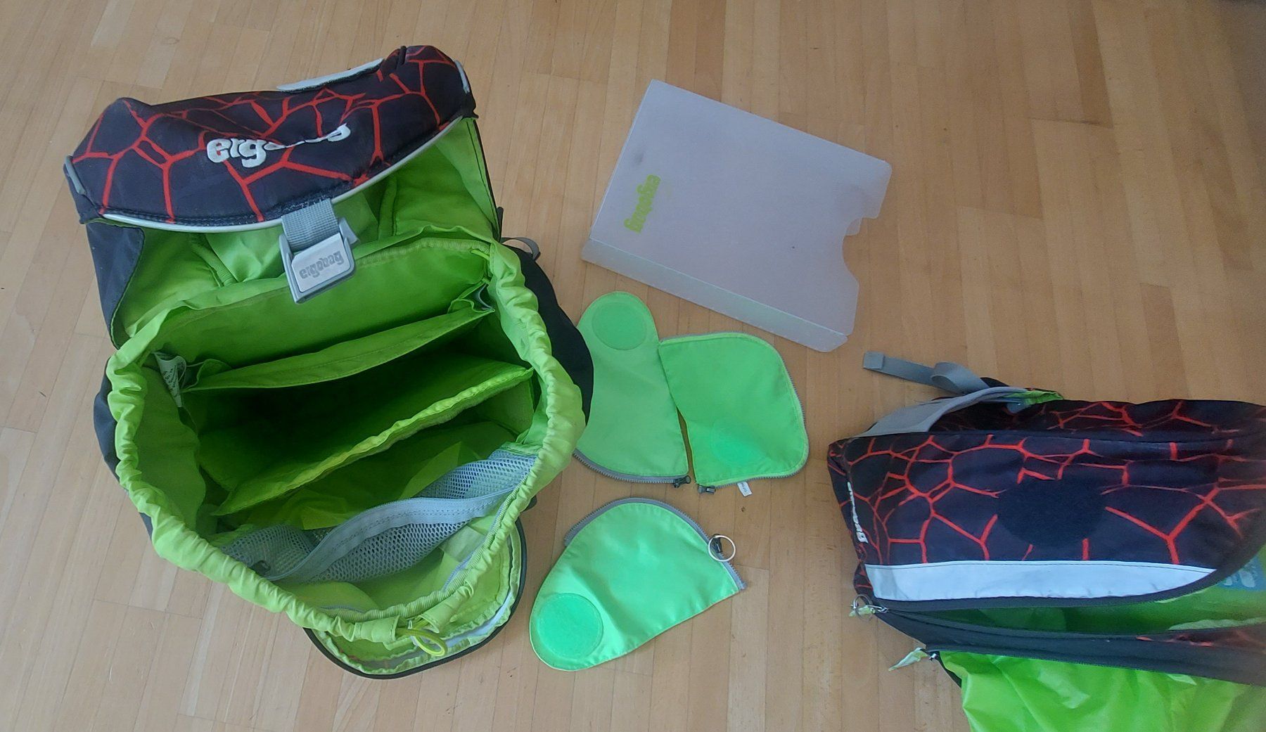 Ergobag Borse & Zaini: Ergobag Schulranzen Set gebraucht guter Zustand – Usato da Baden venduto da bab_6cxc 1