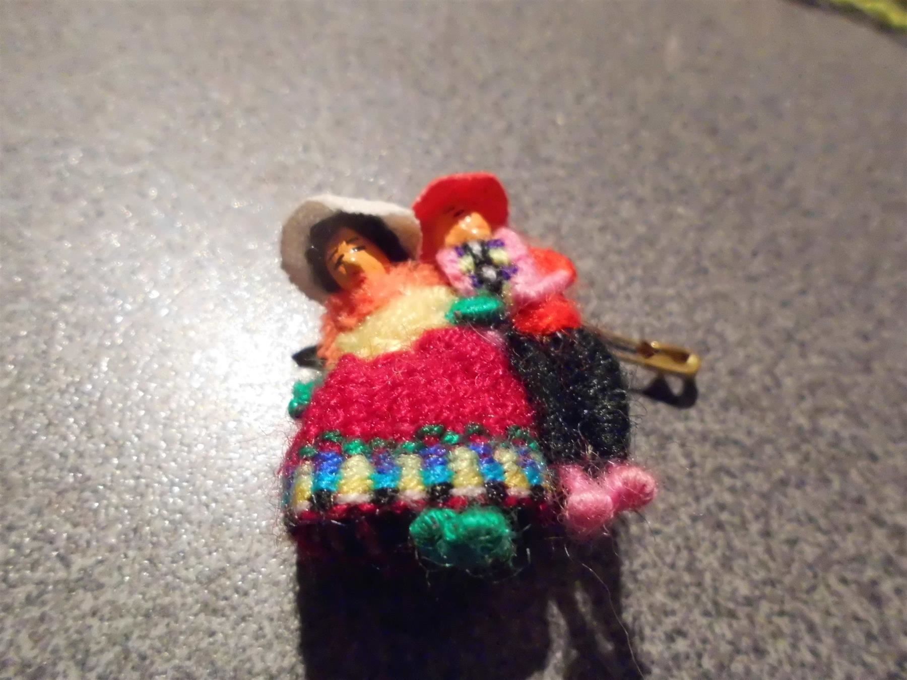 Broches & Aiguilles: Brosche Pärchen gestrickt – D'occasion à Zürich par abraxas1291