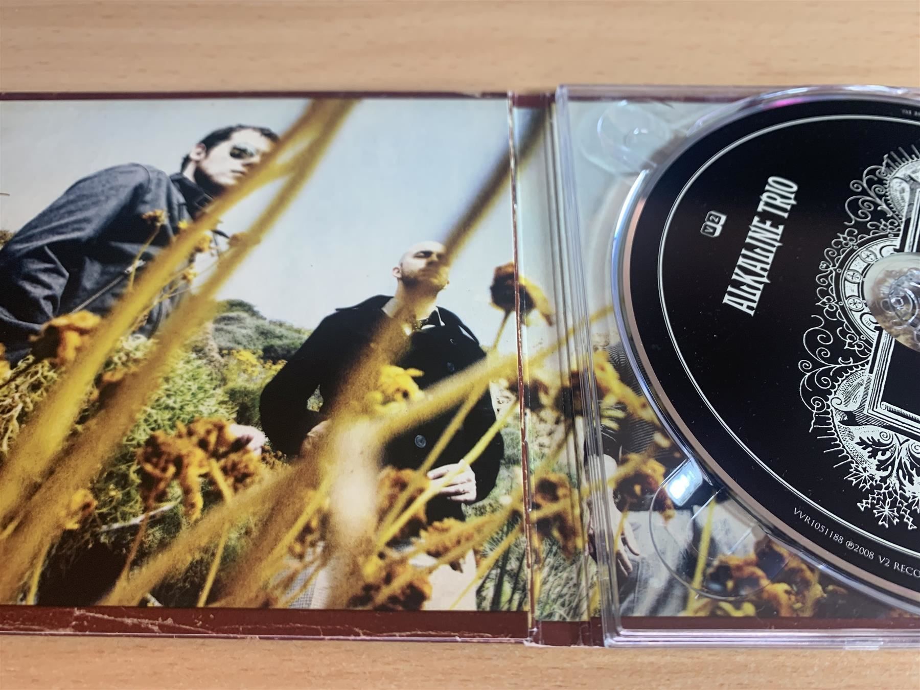 CD: Alkaline Trio – Agony & Irony – Usato da Rikon im Tösstal venduto da Alpenmutz 2