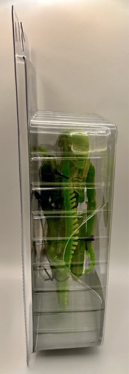 Statuette: Neca AVP Thermal Vision Warrior Alien (Gitd) (18 cm) – Nuovo e nell'imballaggio originale da Oberhasli venduto da Schneeschueh 1