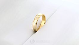 SCHÖNER RING IN 18K GOLD