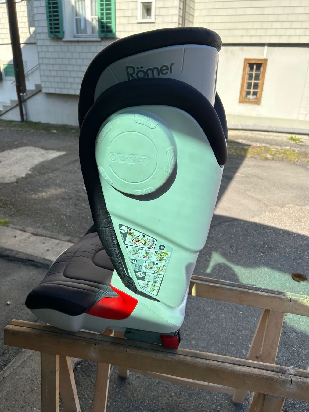Britax Römer Seggiolini per auto: Kindersitz Römer mit Isofix – Usato da Dietwil venduto da Schrauber1980 2