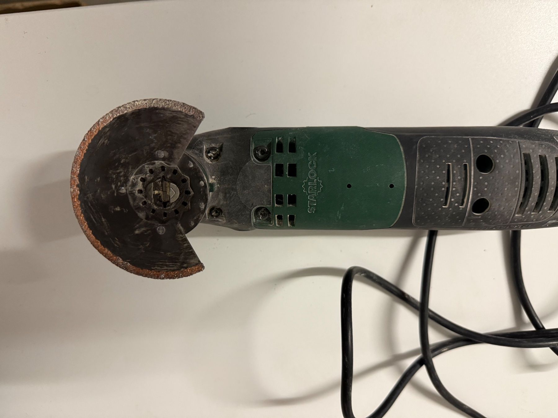 Bosch Tutti gli attrezzi: Multifunktionswerkzeug Bosch PMF 250 CES gebraucht</div> – Usato da Rubigen venduto da laroze
