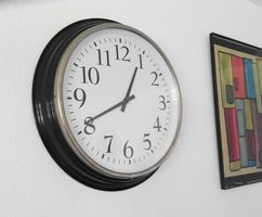 Grosse IKEA BRAVUR Wanduhr, Bahnhofsuhr, schwarz 59 cm.