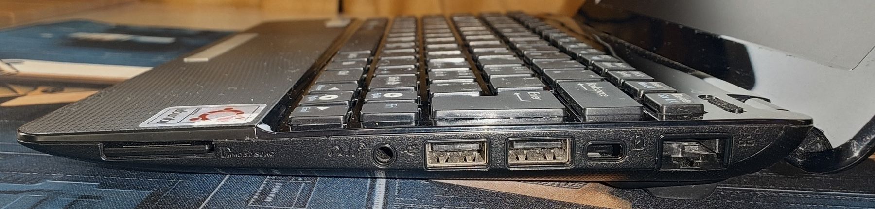 Asus Notebook: Asus Eee PC 1011PX | Intel Atom | 1GB | 160GB HDD | (Linux) – Usato da Ennetmoos venduto da Faders 5