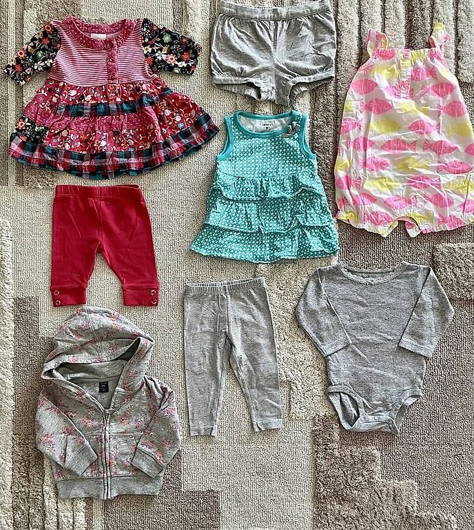 Lotti & Set di vestiti: Set Carters / NEXT / Baby GAP Grösse 6-12 Mth – Usato da Dörflingen venduto da Kendraa