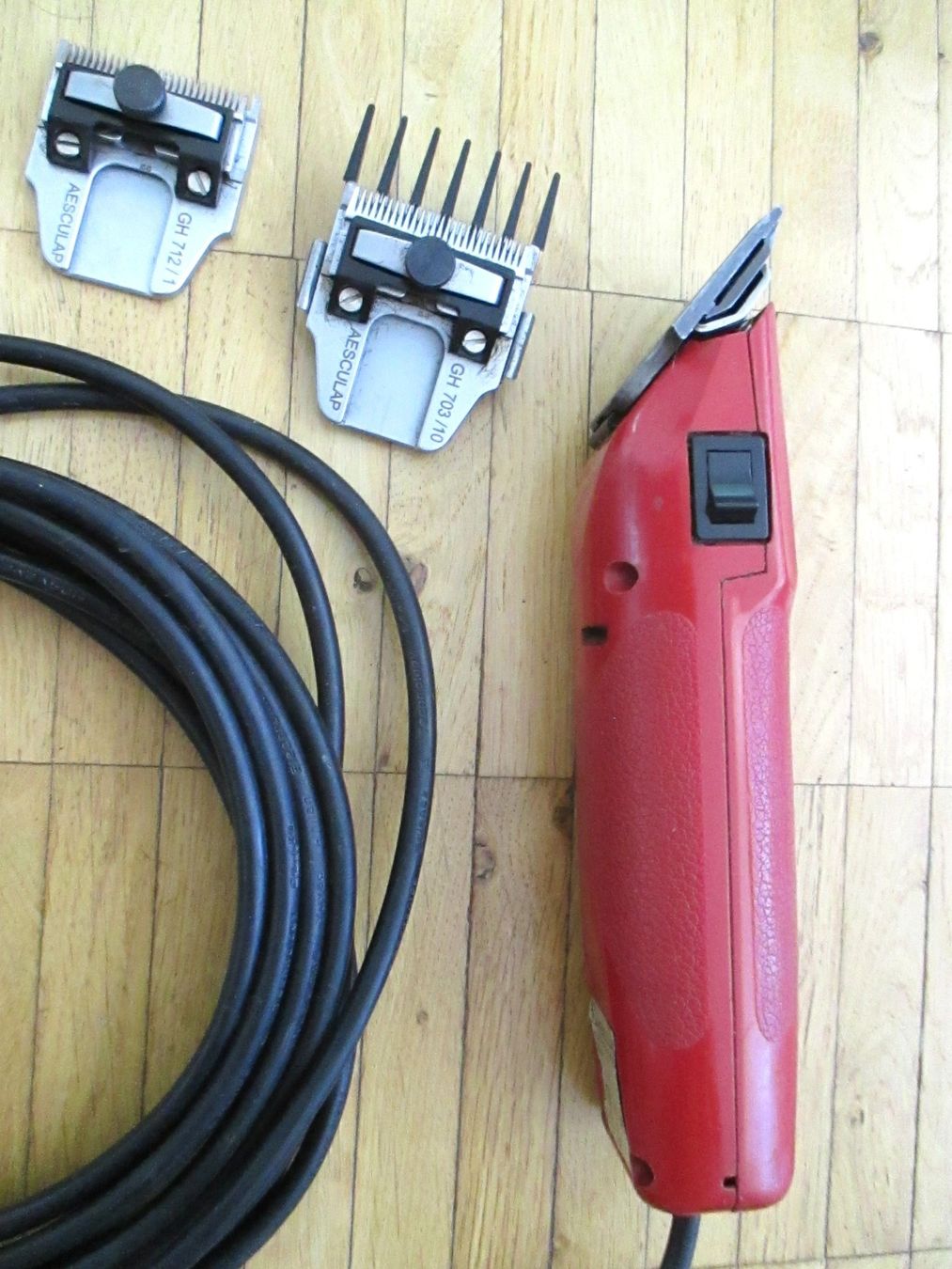 Pflegeprodukte & Putzartikel: Aesculap Schermaschine GT104/GH204 – Gebraucht aus zürich von Haluk1 6