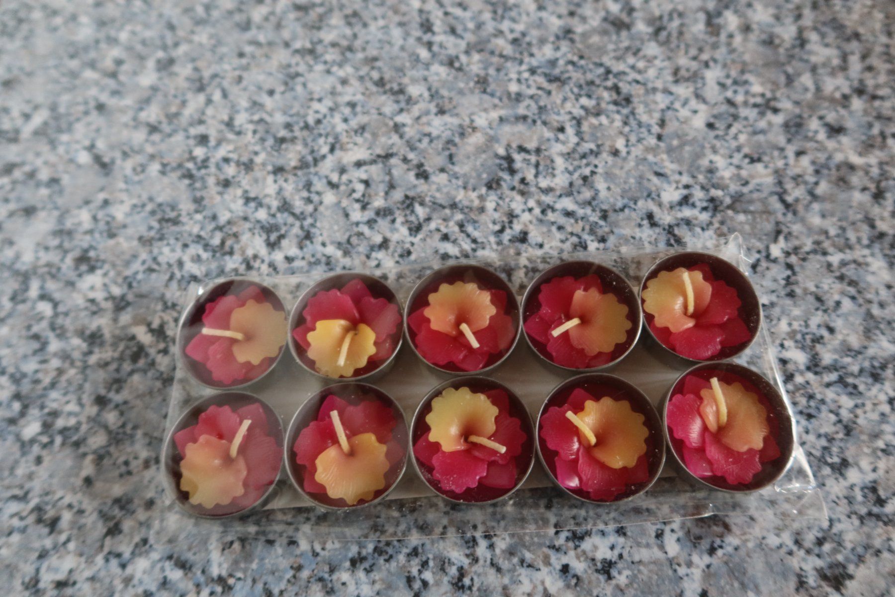 Candele: Rosenkerzen – Nuovo e nell'imballaggio originale da Täuffelen venduto da Cindybussy