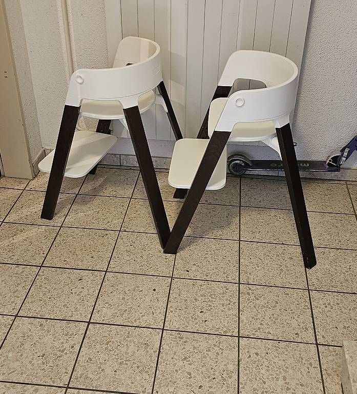 Chaises hautes: Stokke Tripp Trapp Steps Versand Ok – D'occasion à Nottwil par BieneMaya11 2
