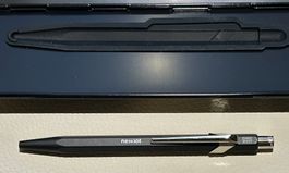 Caran d’Ache 849, mattes Schwarz, sehr edel
