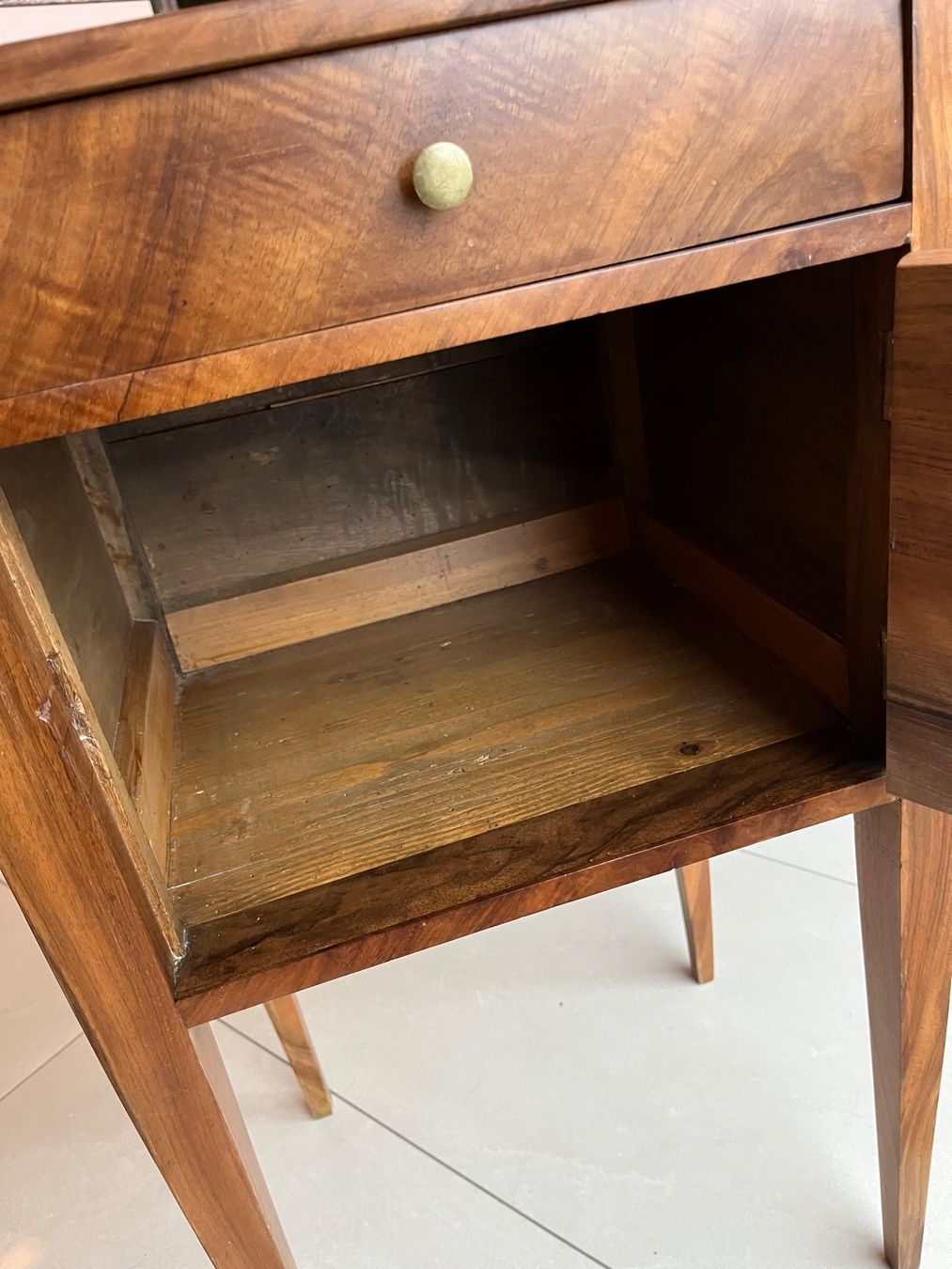 Commodes: Liseuse, Nussbaum – D'occasion à Steffisburg par stockhorn01 5