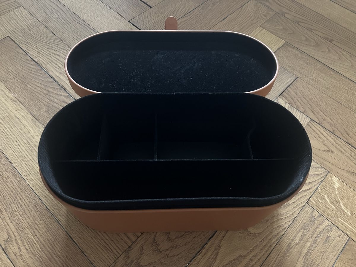 Autres décorations & accessoires: Dyson Airwrap Box – D'occasion à Zürich par Cat1.3 1