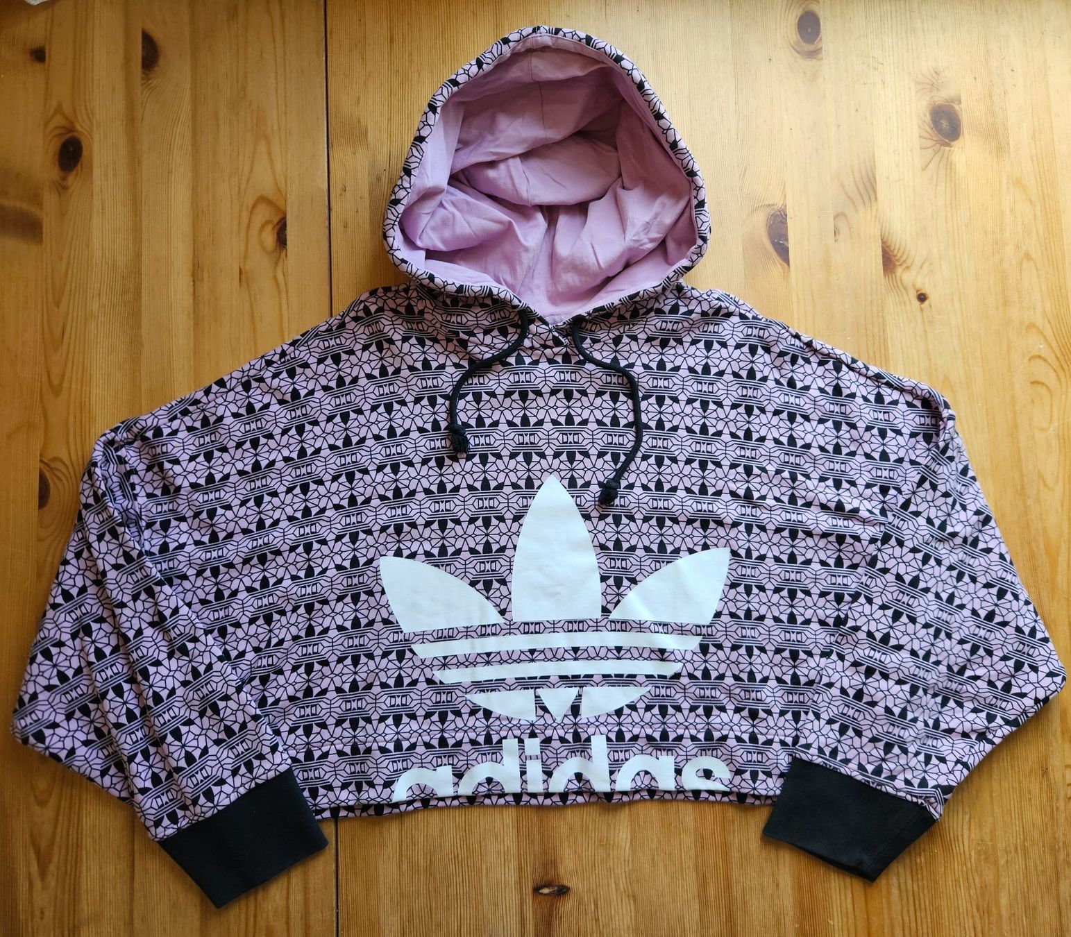 Adidas Maglioni & Felpe: Cropped Sweater adidas Grösse S retro Pullover Hoodie – Usato da Hägglingen venduto da United-Village-Trade