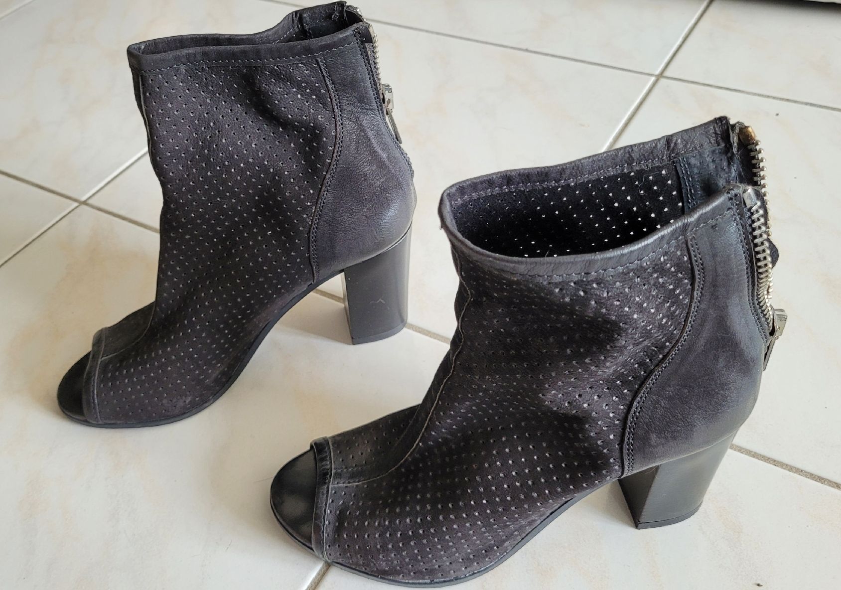 Scarpe da donna: Sommer-Stiefelette / Pumps – Nuovo (secondo la descrizione) da Linthal venduto da Mhexli 3