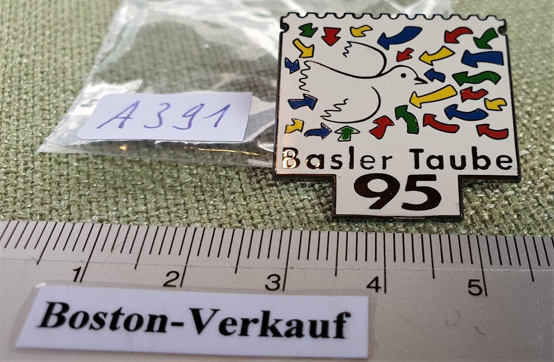 Alle Briefmarken: A391 - Pin Briefmarke Basler Taube 1995 – Gebraucht aus Reinach BL von Boston-Verkauf 2