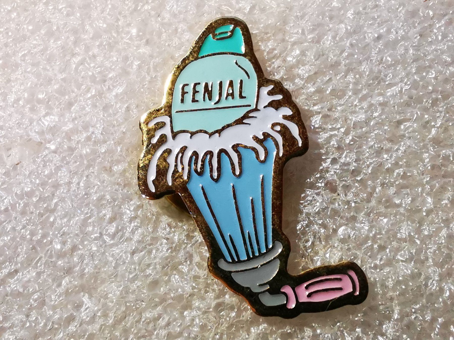 Placchette & Badge: Ansteckpin 26: Fenjal – Usato da Oppligen venduto da Pin-Fall-Shop
