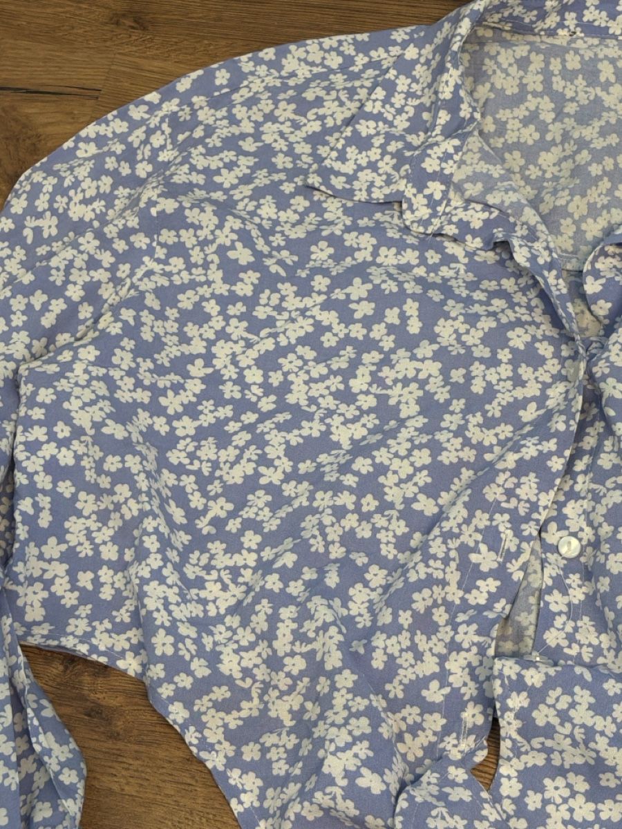 Lotti & Set di vestiti: Kleiderpaket 2 Blusen kurz M – Usato da Gontenschwil venduto da Yoyo7555 1