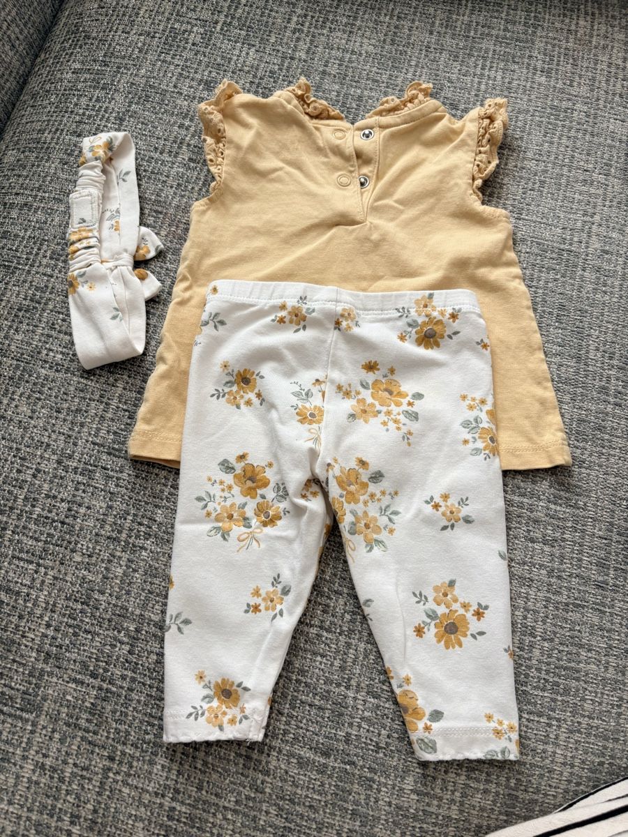 C&A Kleiderpakete & -sets: Baby Mädchen Kleider Set C&A Grösse 62cm  – Gebraucht aus Münchenstein von Miresolese 1