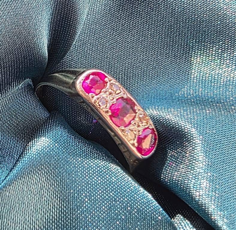 Anelli: 585 Goldring mit Rubinen und Diamanten  – Usato da Grenchen venduto da LauraFd 4