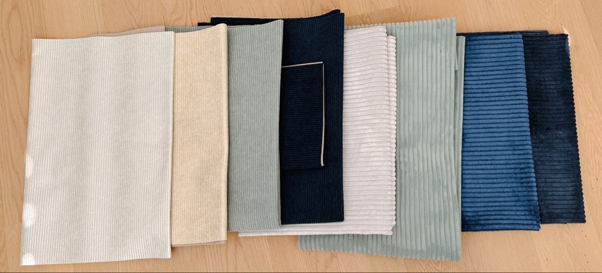 Tessuti: Stoffreste Paket verschiedene Muster und Farben</div> – Nuovo (secondo la descrizione) da Nottwil venduto da CandyCaty