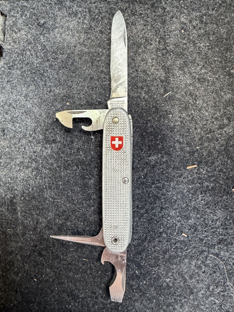 Victorinox Taschenmesser: Couteau de poche Victorinox  – Gebraucht aus Domdidier von Watch3210 3