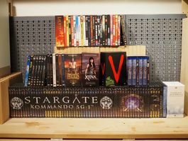 Serien DVD-Boxen Konvolut Stargate Game of Thrones V.