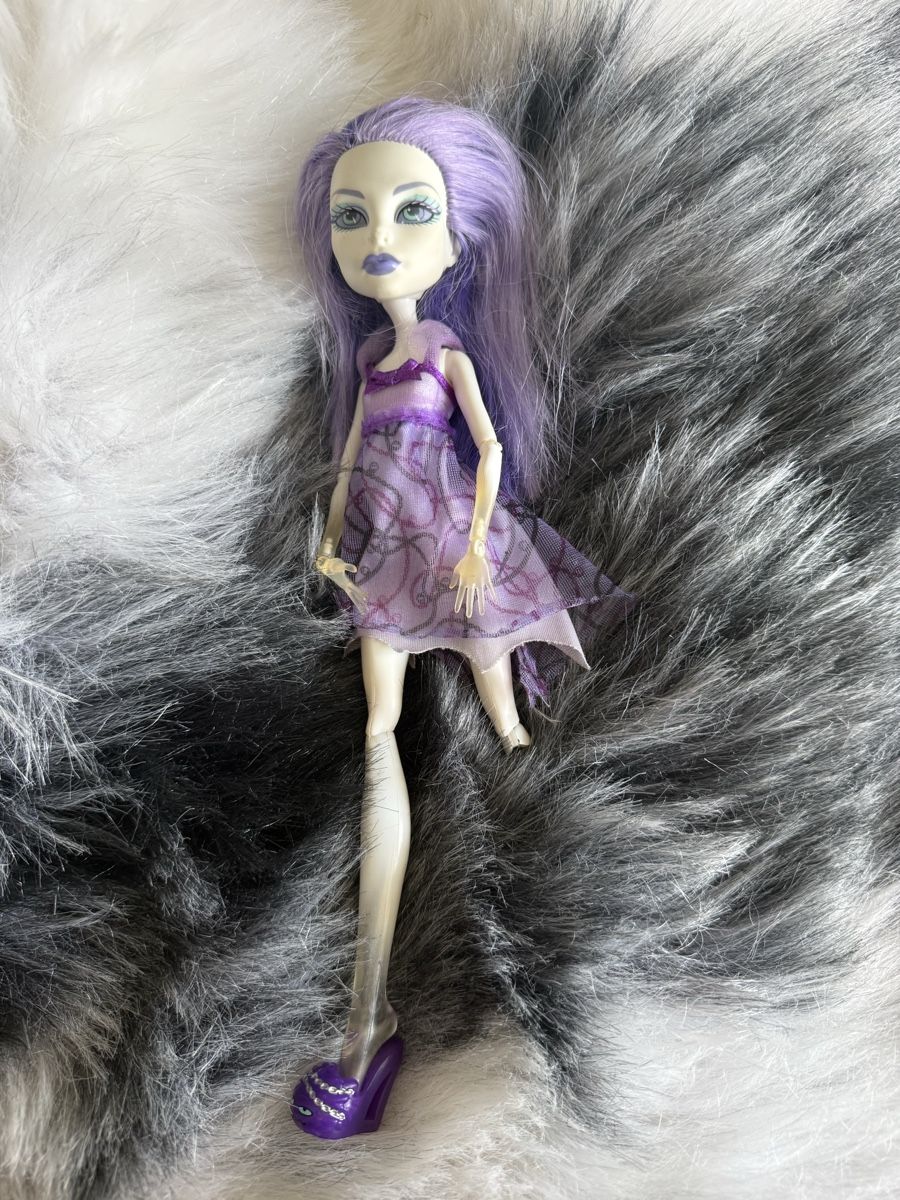 Bambole: Monster High Spectra Vandergeist – Difettoso da La Tour-de-Peilz venduto da Doriane.sch