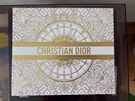 DIOR Gift box 21 x 18 x 11 cm