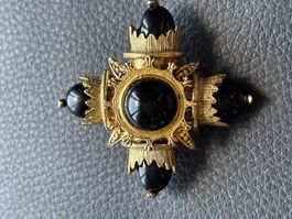 Joli pendentif vintage en forme de croix dorée et noire