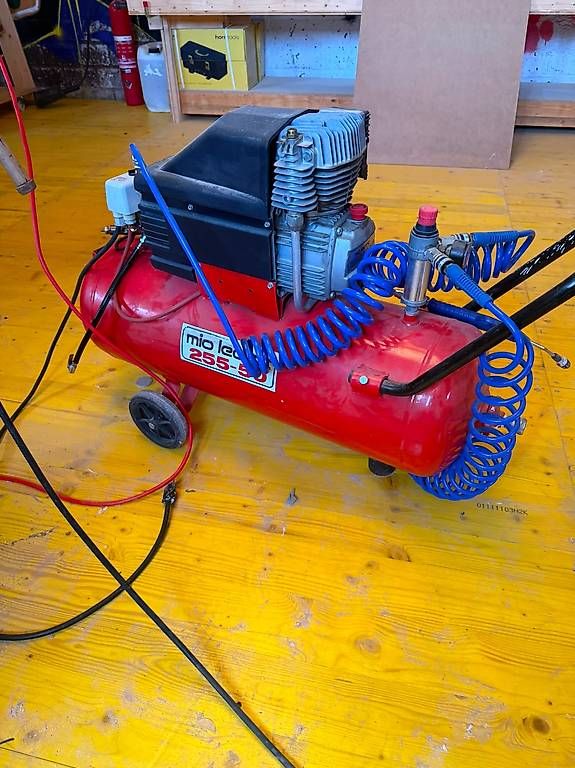Compressori: Luftkompressor Mio Electric 255-50 – Usato da Bolligen venduto da urs_7b6n 1